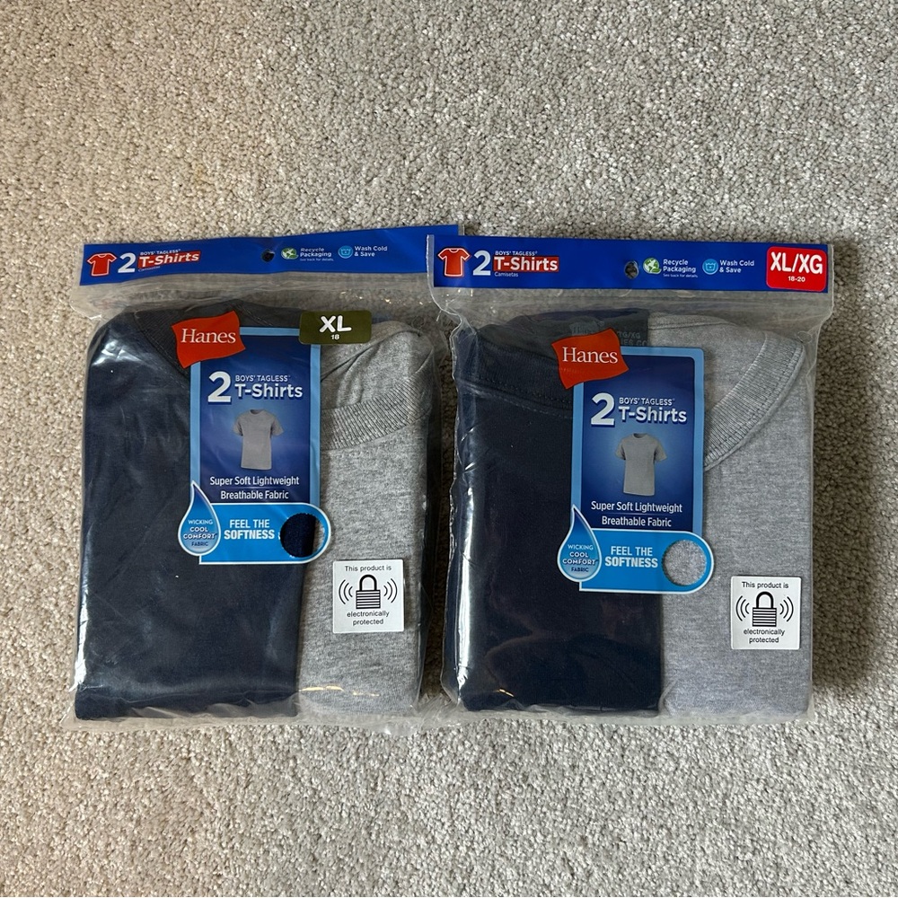 🔥🆕🔥Hanes Boys’ Tagless T-Shirts 2-Pack - Gray and Black